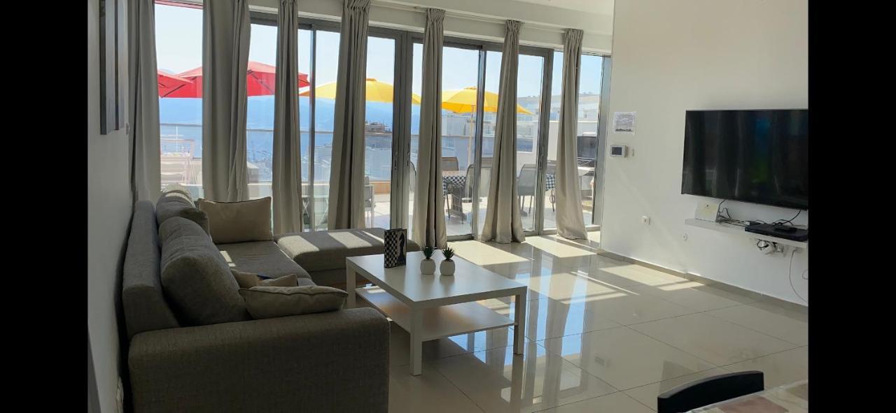 엘라트 Stunning Penthouse With Sea Views And Private Heated Pool 아파트 외부 사진