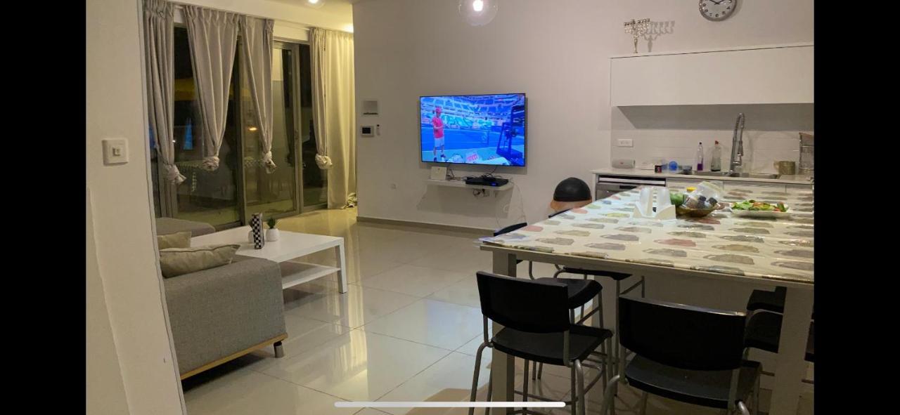 엘라트 Stunning Penthouse With Sea Views And Private Heated Pool 아파트 외부 사진