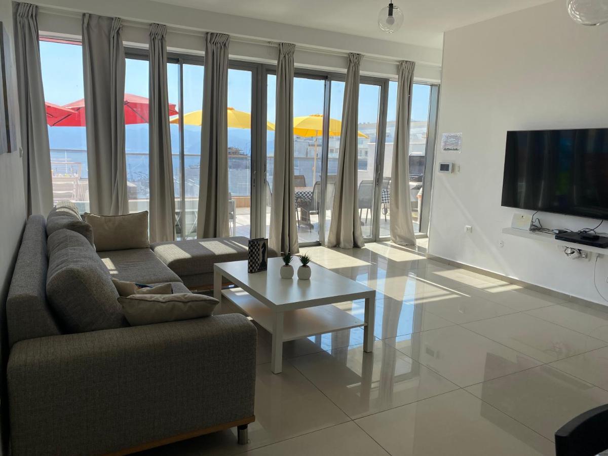 엘라트 Stunning Penthouse With Sea Views And Private Heated Pool 아파트 외부 사진
